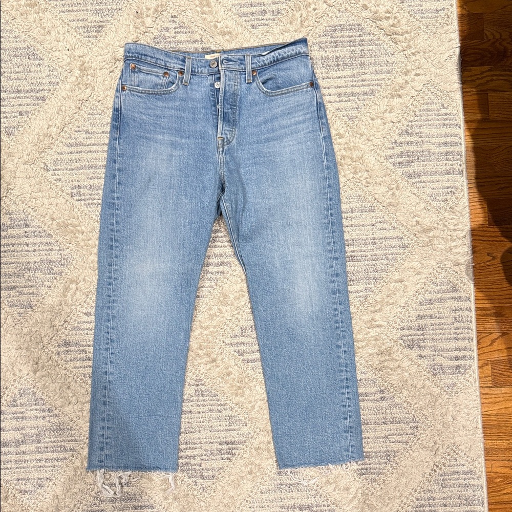 Levi's Women's Sky Blue Cropped Jeans